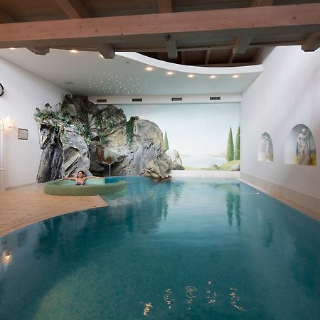 Dolomites Wellness Hotel Savoy لا فيلا المظهر الخارجي الصورة