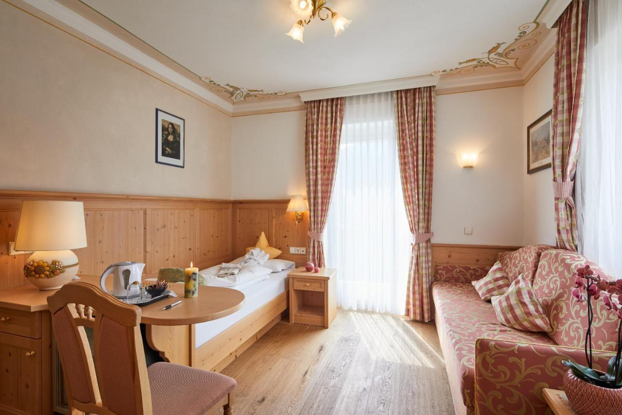 Dolomites Wellness Hotel Savoy لا فيلا المظهر الخارجي الصورة