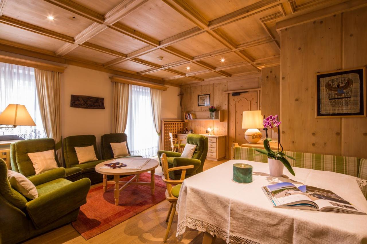 Dolomites Wellness Hotel Savoy لا فيلا المظهر الخارجي الصورة