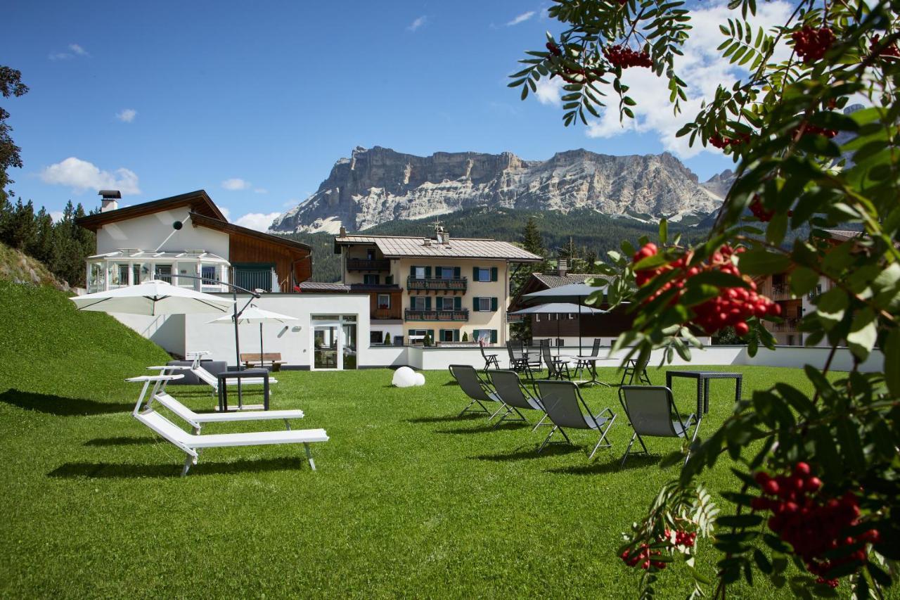 Dolomites Wellness Hotel Savoy لا فيلا المظهر الخارجي الصورة