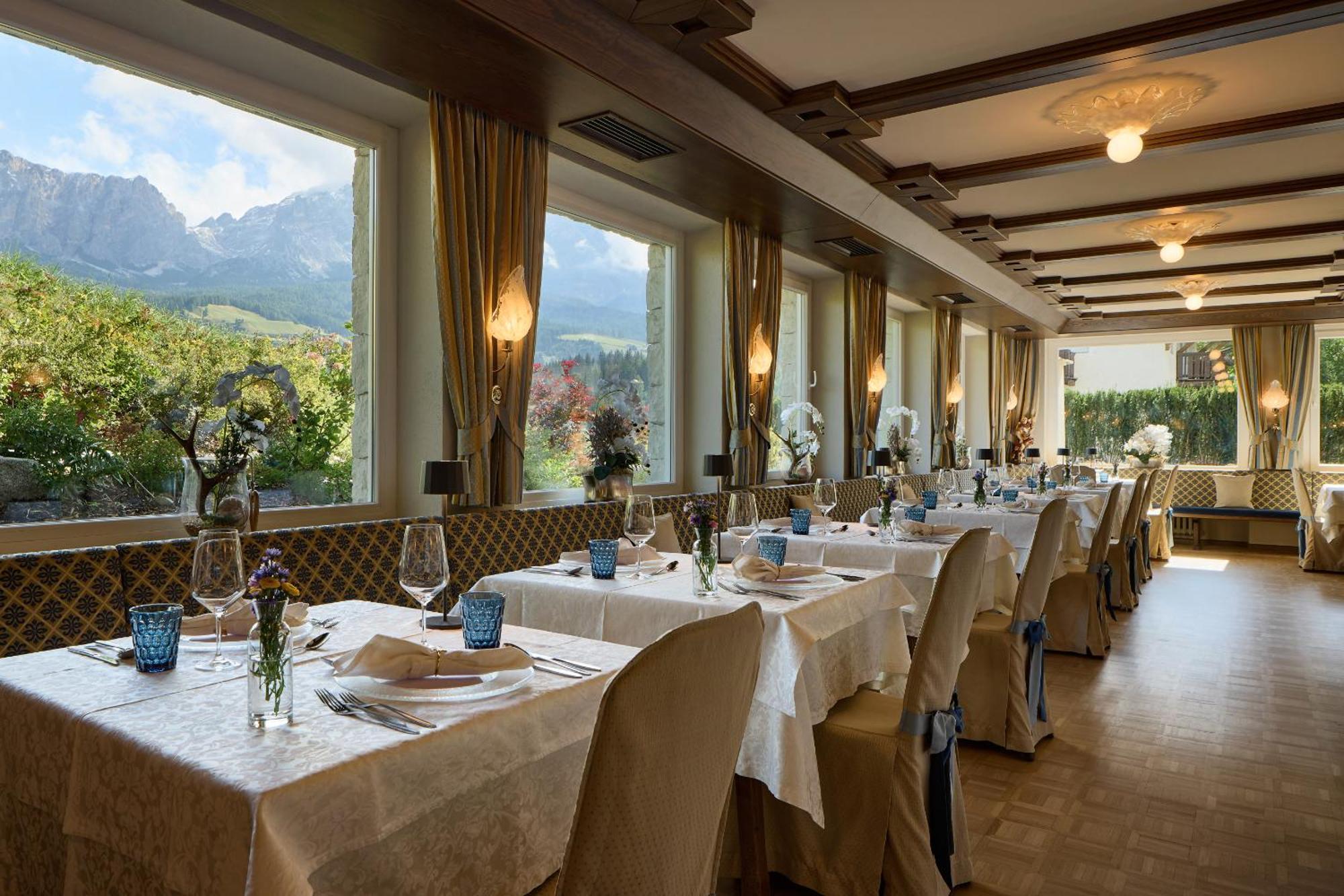 Dolomites Wellness Hotel Savoy لا فيلا المظهر الخارجي الصورة