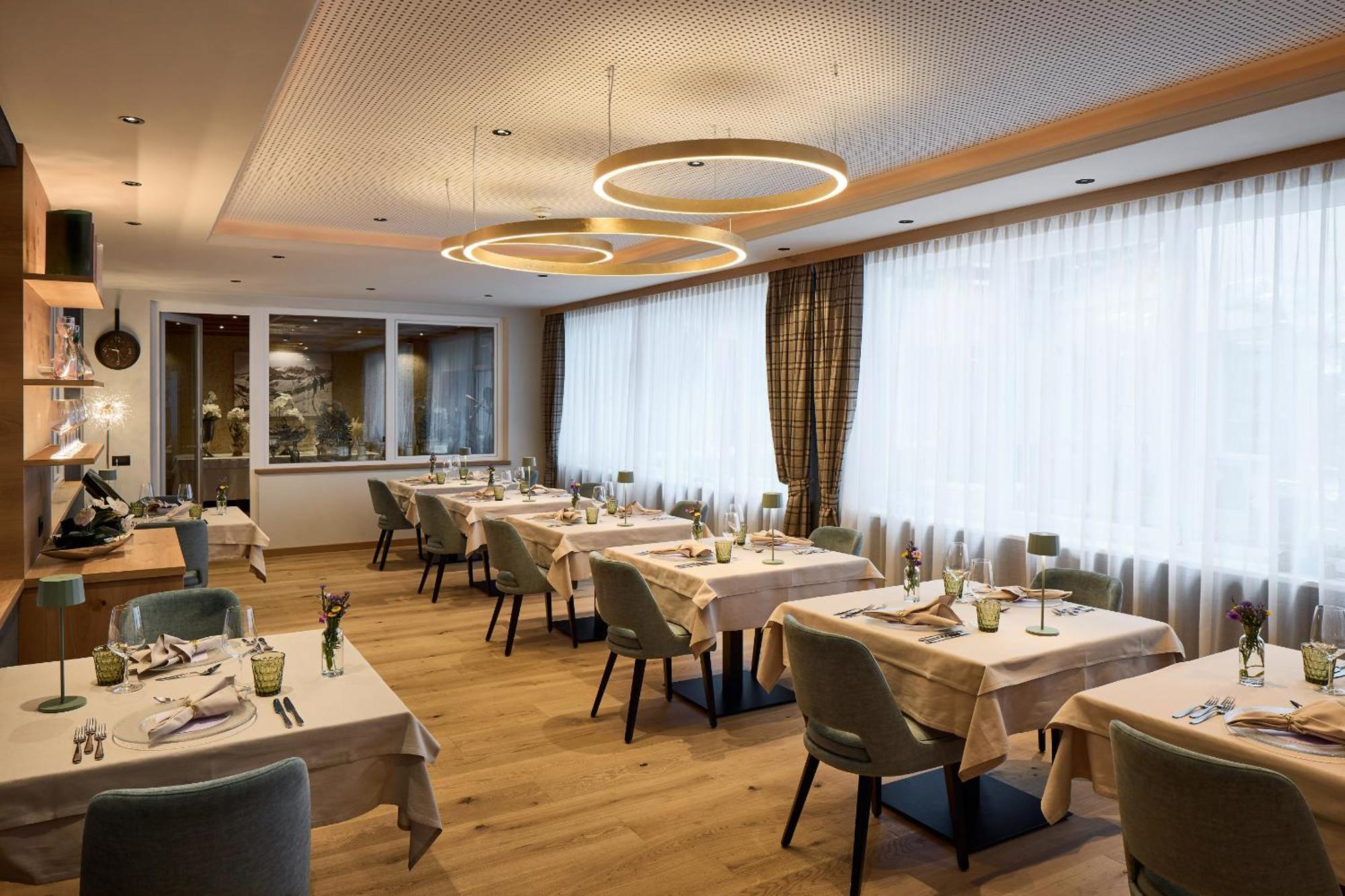 Dolomites Wellness Hotel Savoy لا فيلا المظهر الخارجي الصورة