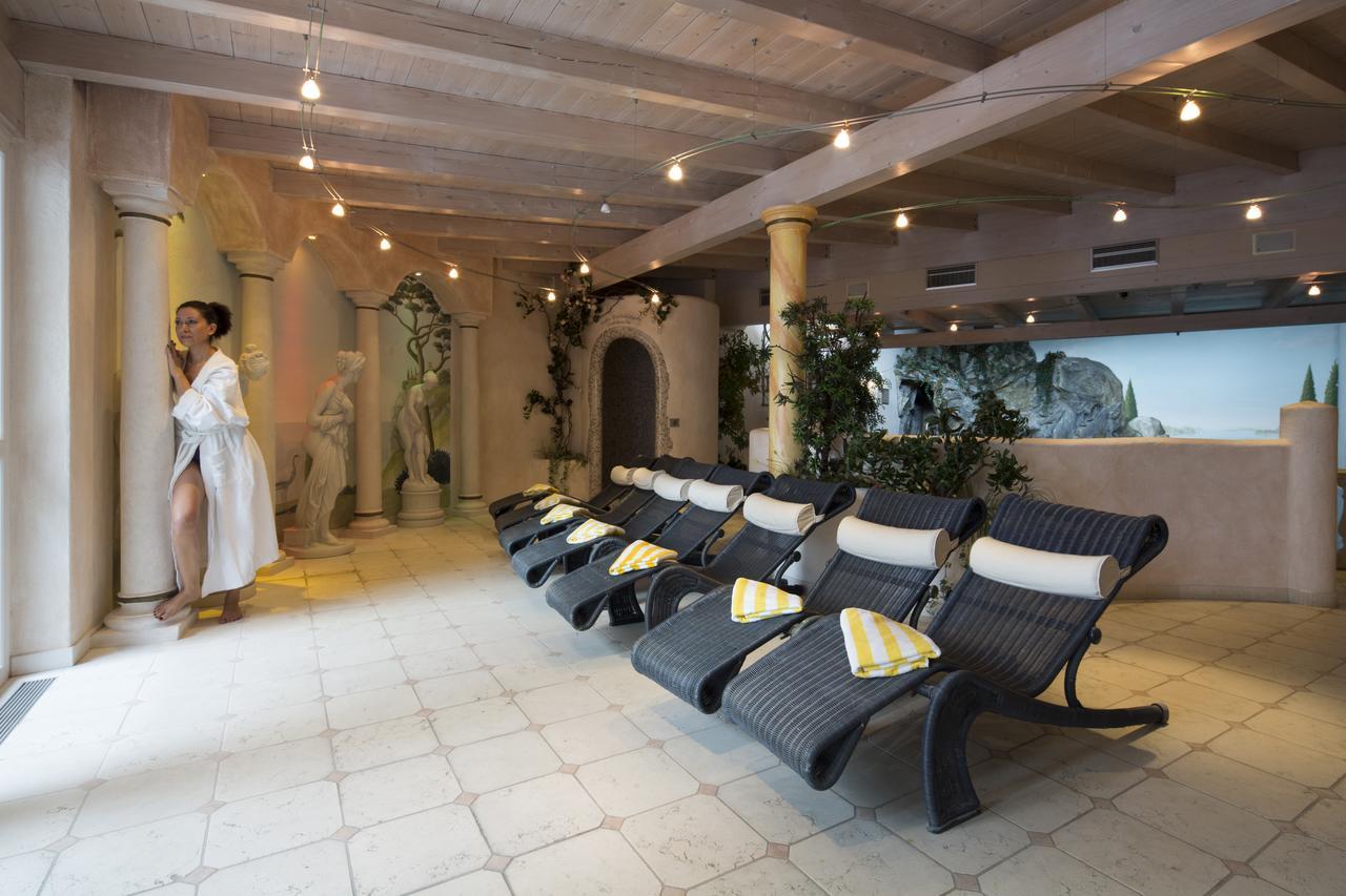 Dolomites Wellness Hotel Savoy لا فيلا المظهر الخارجي الصورة