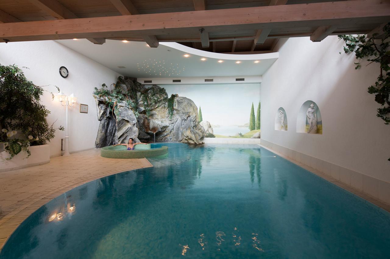Dolomites Wellness Hotel Savoy لا فيلا المظهر الخارجي الصورة